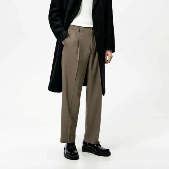 Zara Men's Pleated Suit Trousers in Mink